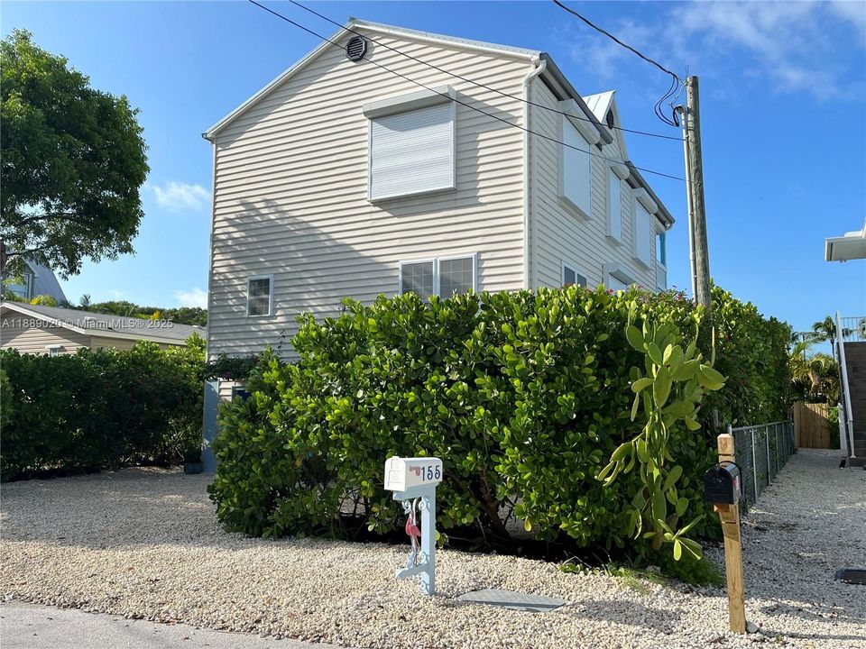 En Venta: $1,500,000 (3 camas, 3 baños, 2128 Pies cuadrados)