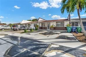 For Sale: $595,000 (3 beds, 2 baths, 1020 Square Feet)