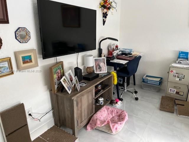 For Sale: $595,000 (3 beds, 2 baths, 1020 Square Feet)