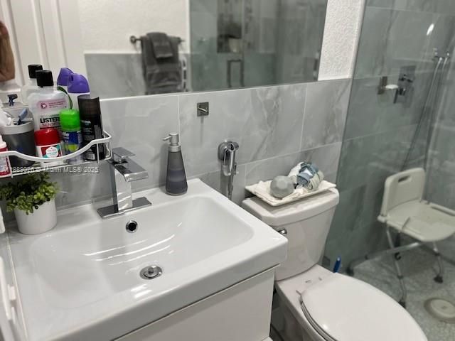 For Sale: $595,000 (3 beds, 2 baths, 1020 Square Feet)