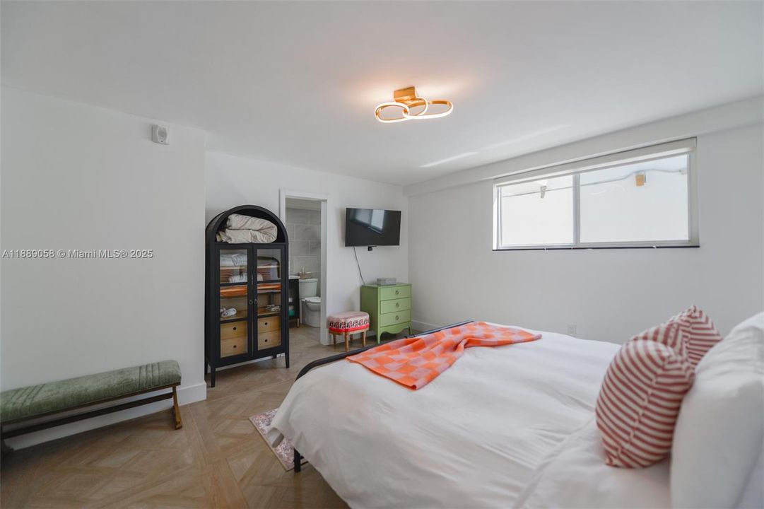 待售: $450,000 (2 贝兹, 2 浴室, 1440 平方英尺)