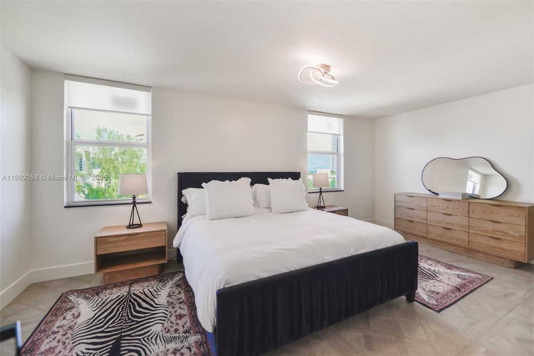 待售: $450,000 (2 贝兹, 2 浴室, 1440 平方英尺)