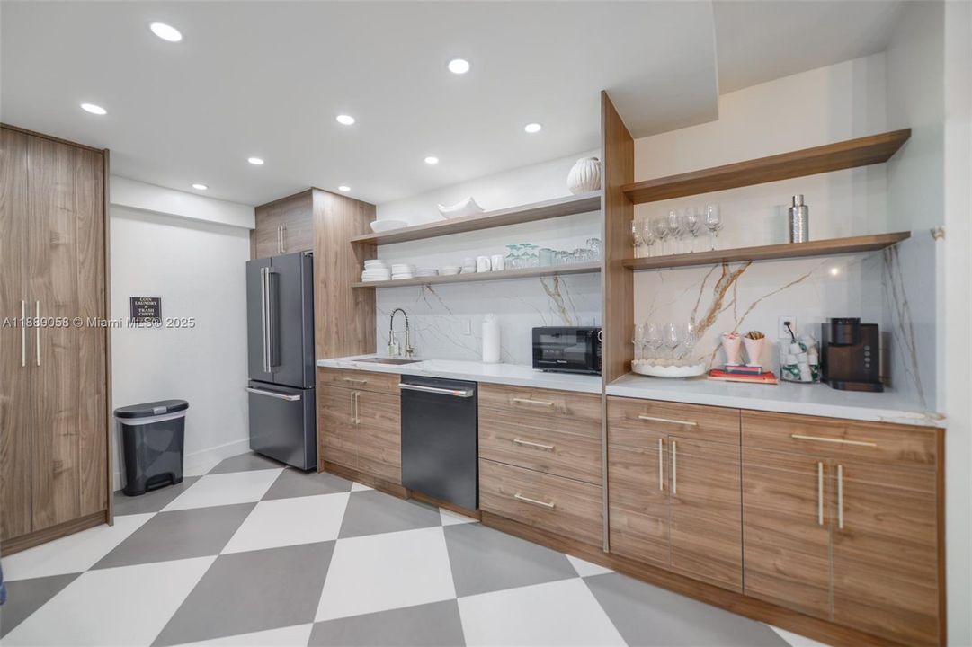 待售: $450,000 (2 贝兹, 2 浴室, 1440 平方英尺)