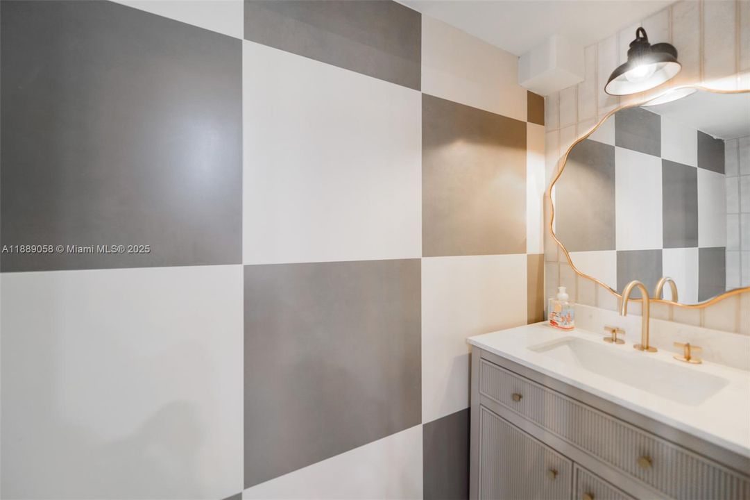 待售: $450,000 (2 贝兹, 2 浴室, 1440 平方英尺)