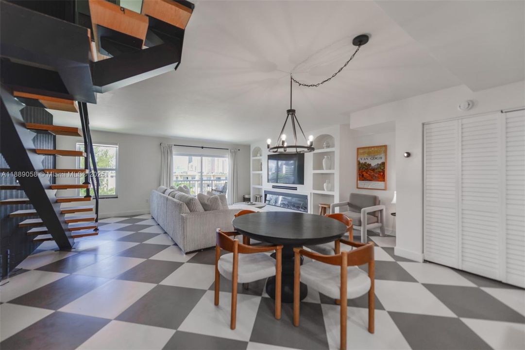 待售: $450,000 (2 贝兹, 2 浴室, 1440 平方英尺)