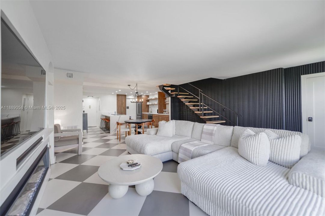 待售: $450,000 (2 贝兹, 2 浴室, 1440 平方英尺)