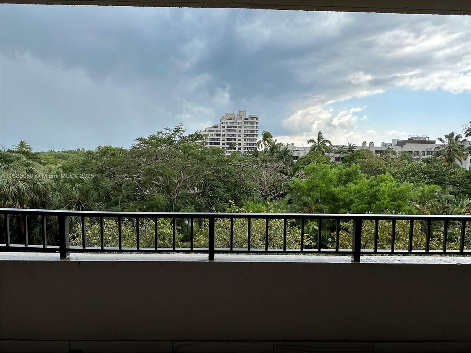 Active With Contract: $6,300 (2 beds, 2 baths, 1404 Square Feet)