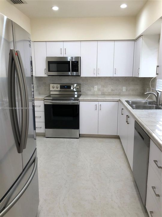 Active With Contract: $3,700 (2 beds, 1 baths, 1496 Square Feet)