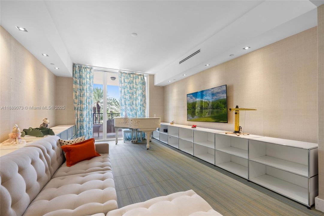 En Renta: $75,000 (6 camas, 5 baños, 7025 Pies cuadrados)