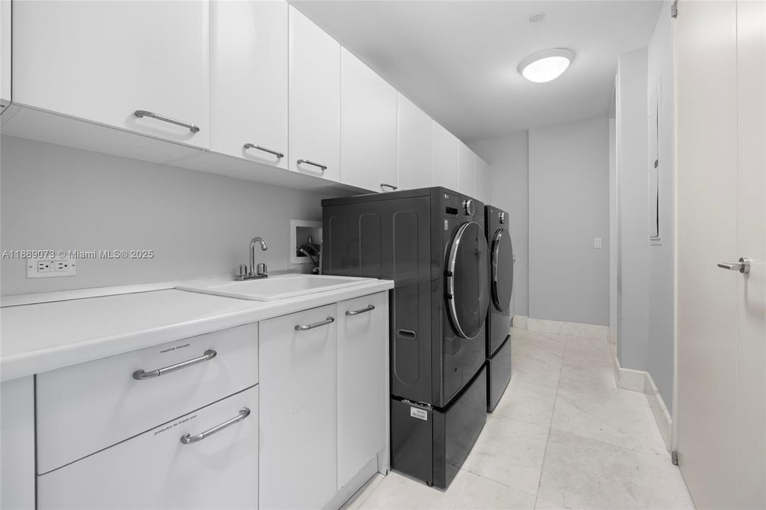 En Renta: $75,000 (6 camas, 5 baños, 7025 Pies cuadrados)