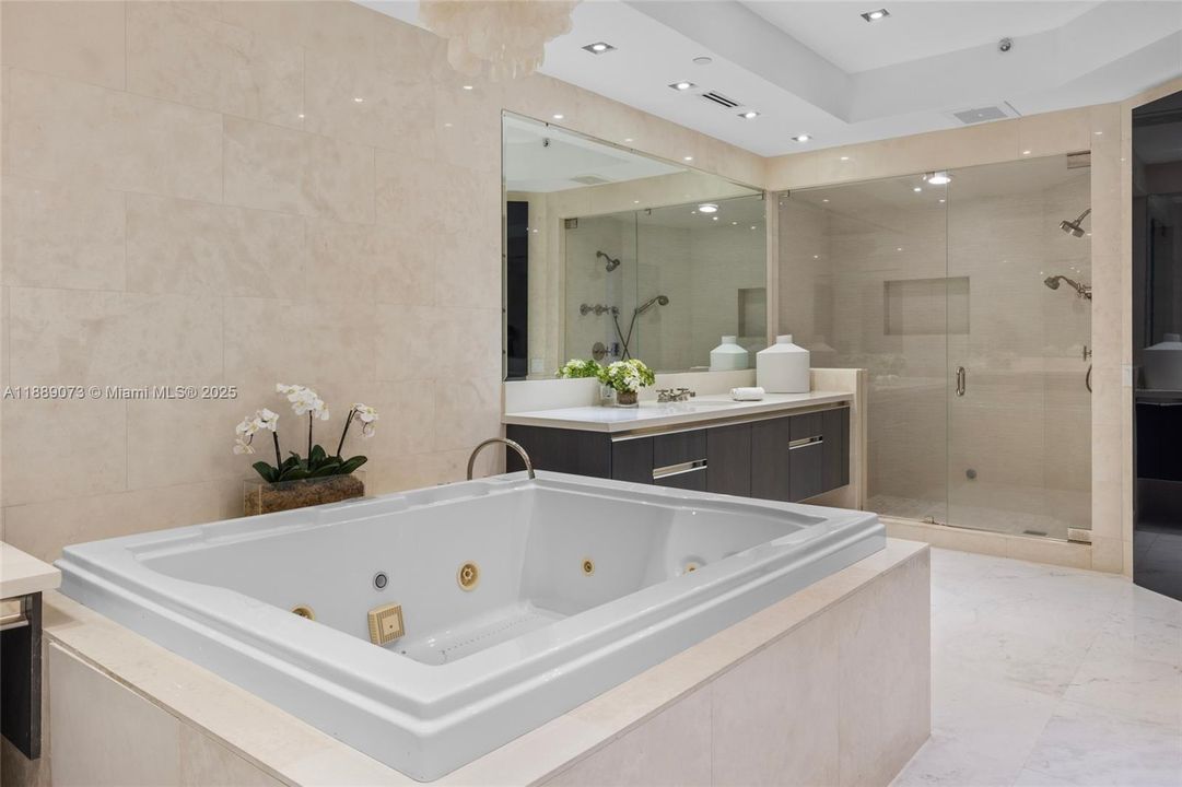 En Renta: $75,000 (6 camas, 5 baños, 7025 Pies cuadrados)