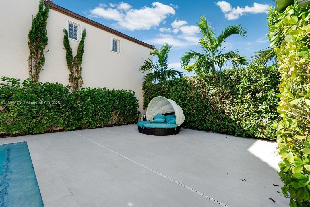 En Venta: $1,280,000 (4 camas, 3 baños, 3005 Pies cuadrados)