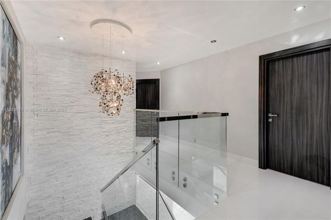 En Venta: $1,280,000 (4 camas, 3 baños, 3005 Pies cuadrados)