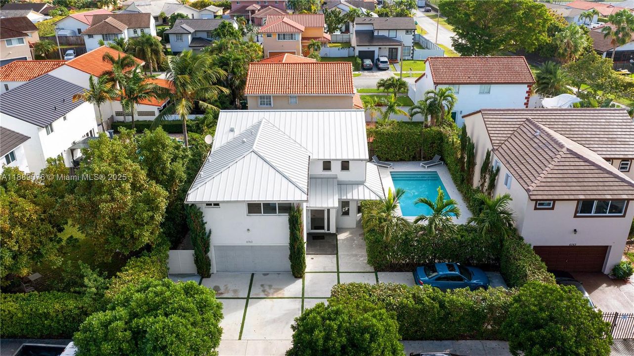 En Venta: $1,280,000 (4 camas, 3 baños, 3005 Pies cuadrados)