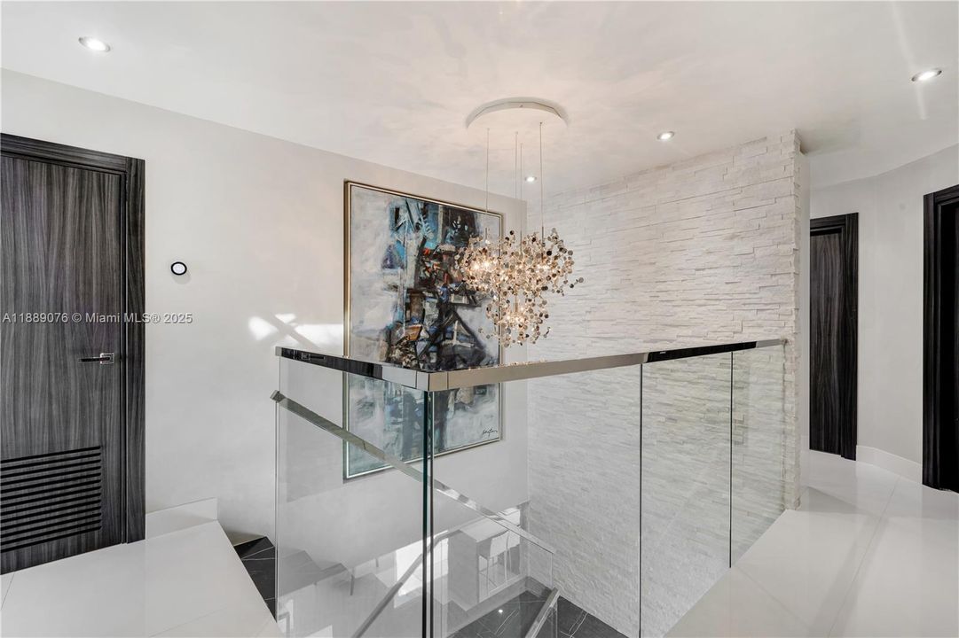 En Venta: $1,280,000 (4 camas, 3 baños, 3005 Pies cuadrados)