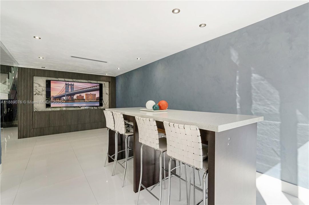 En Venta: $1,280,000 (4 camas, 3 baños, 3005 Pies cuadrados)