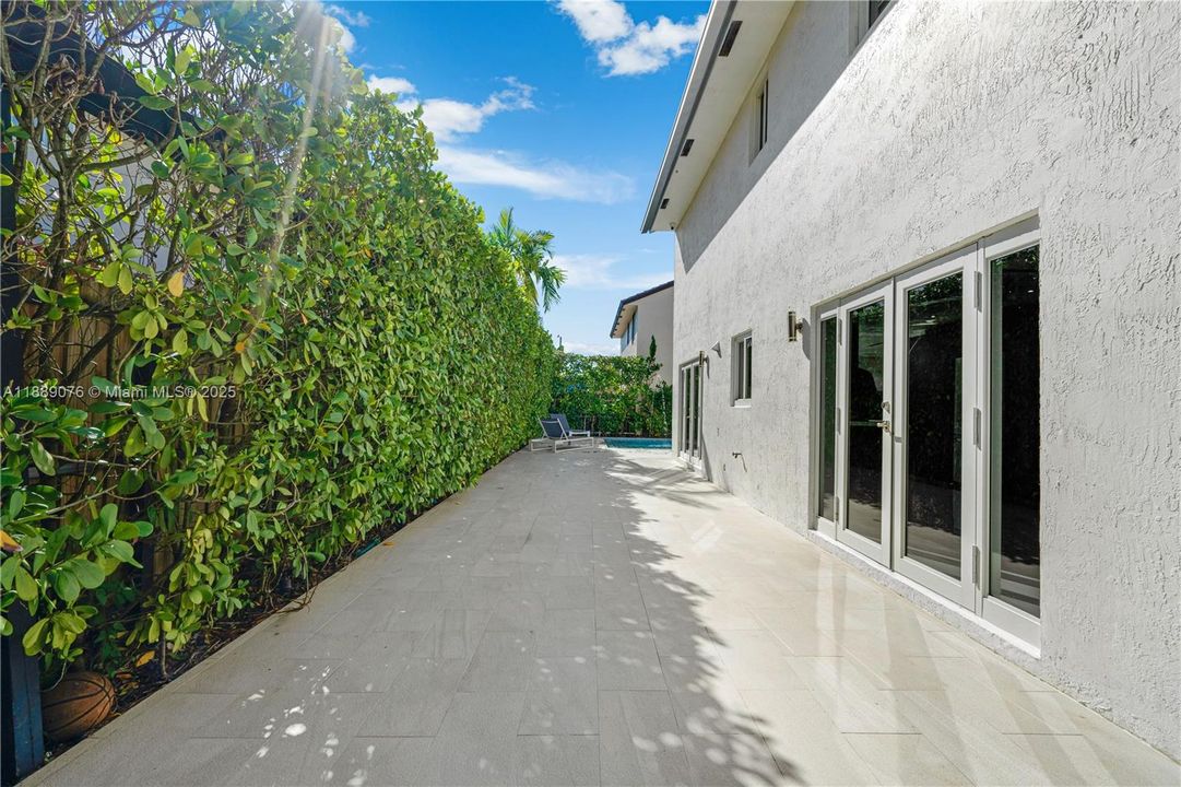 En Venta: $1,280,000 (4 camas, 3 baños, 3005 Pies cuadrados)