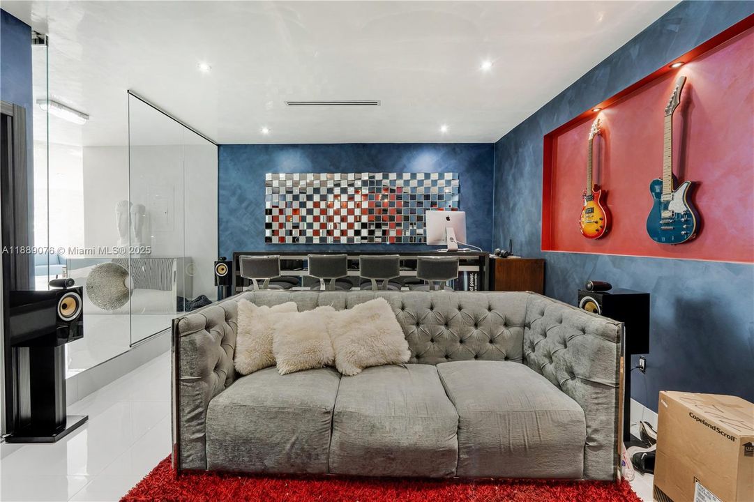 En Venta: $1,280,000 (4 camas, 3 baños, 3005 Pies cuadrados)