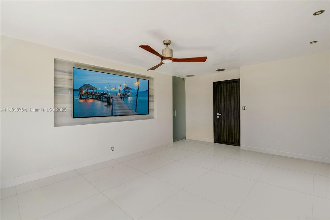 En Venta: $1,280,000 (4 camas, 3 baños, 3005 Pies cuadrados)