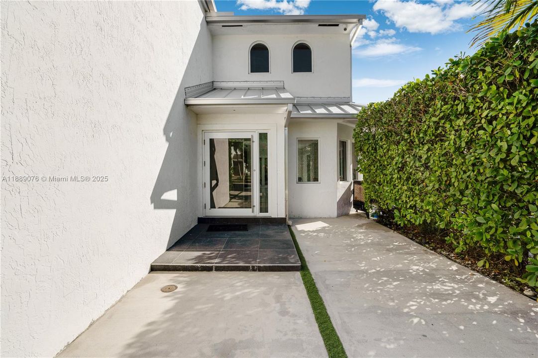 En Venta: $1,280,000 (4 camas, 3 baños, 3005 Pies cuadrados)