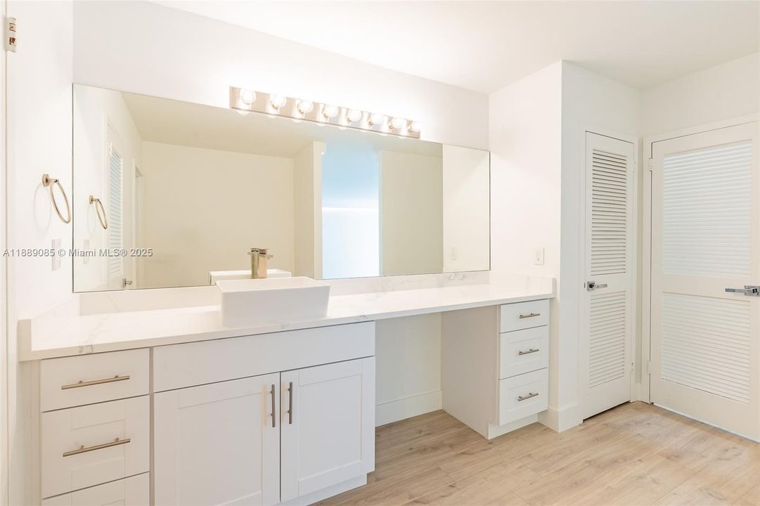 For Sale: $900,000 (3 beds, 2 baths, 1856 Square Feet)