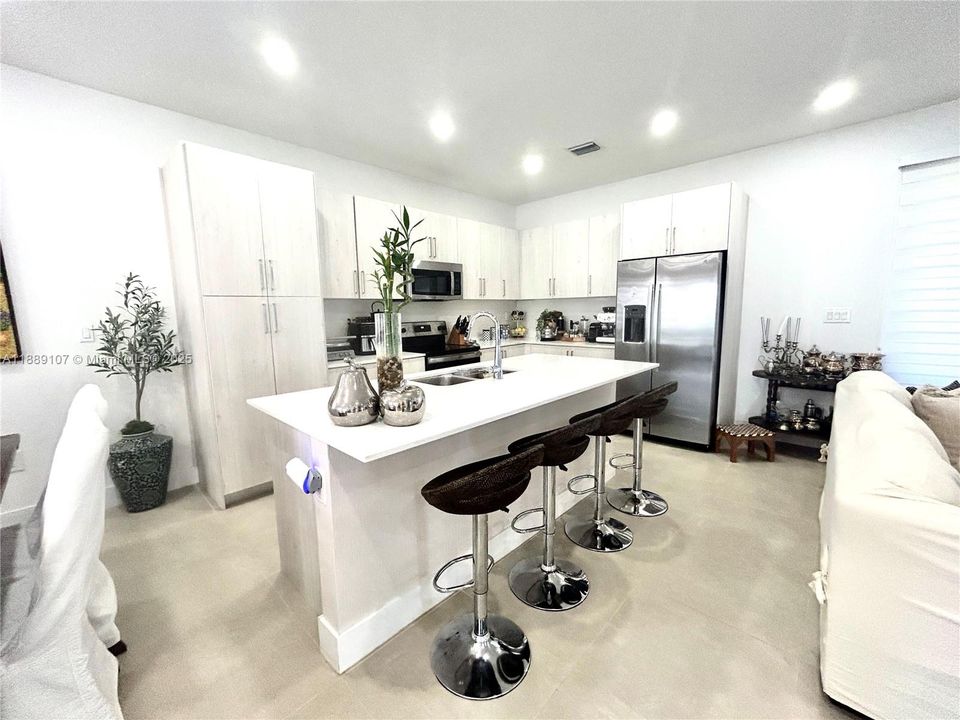 For Sale: $825,000 (5 beds, 4 baths, 2508 Square Feet)