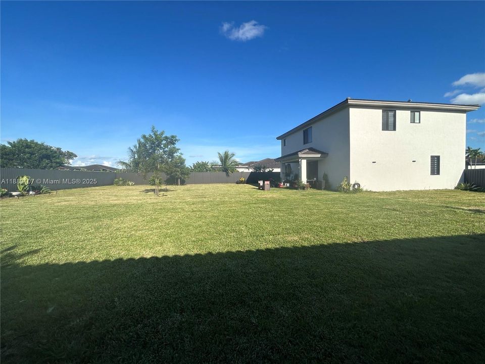 For Sale: $825,000 (5 beds, 4 baths, 2508 Square Feet)