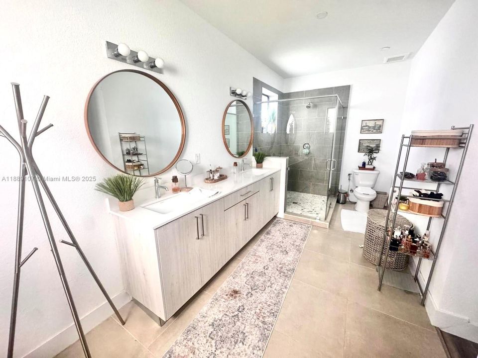 For Sale: $825,000 (5 beds, 4 baths, 2508 Square Feet)