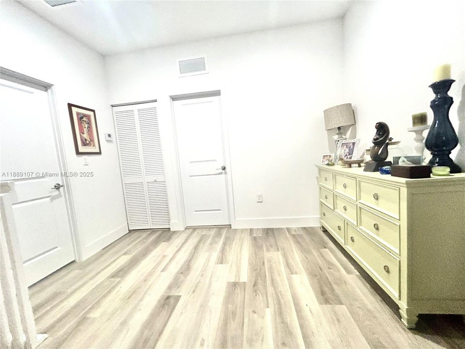 For Sale: $825,000 (5 beds, 4 baths, 2508 Square Feet)