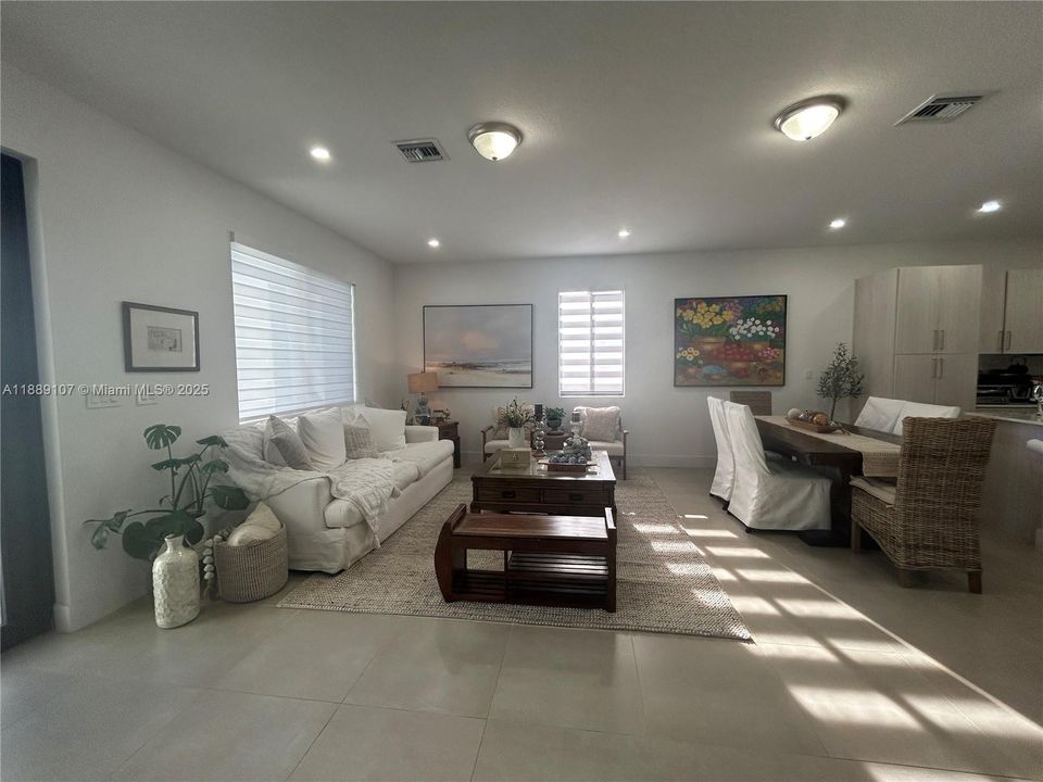 For Sale: $825,000 (5 beds, 4 baths, 2508 Square Feet)