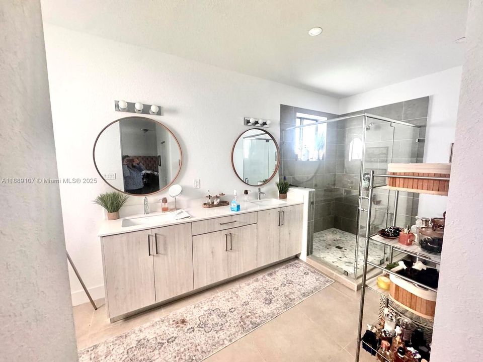 For Sale: $825,000 (5 beds, 4 baths, 2508 Square Feet)