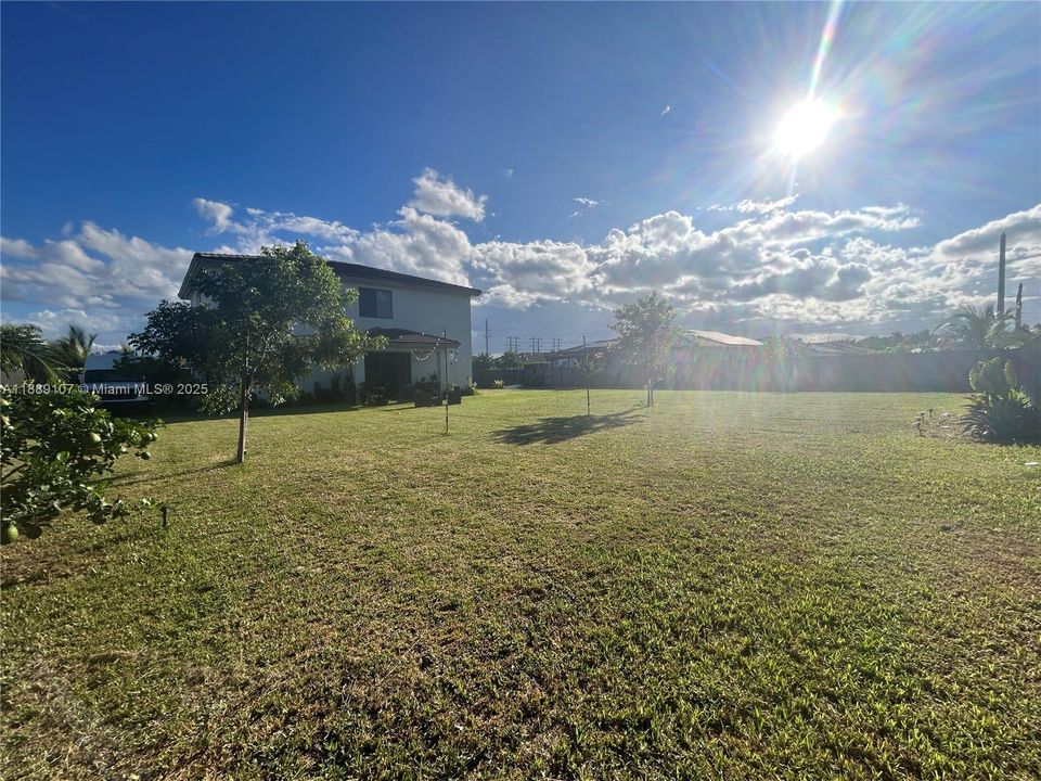 For Sale: $825,000 (5 beds, 4 baths, 2508 Square Feet)