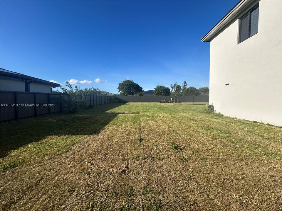 For Sale: $825,000 (5 beds, 4 baths, 2508 Square Feet)