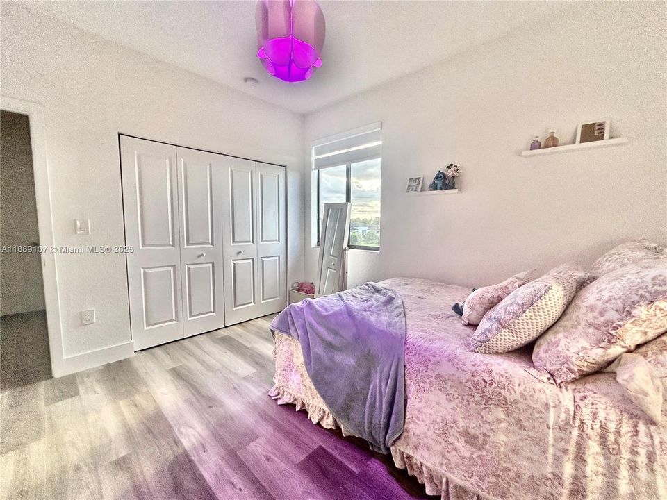 For Sale: $825,000 (5 beds, 4 baths, 2508 Square Feet)