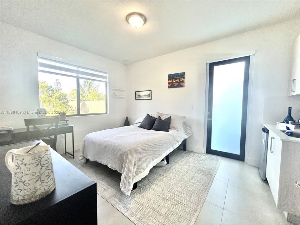 For Sale: $825,000 (5 beds, 4 baths, 2508 Square Feet)