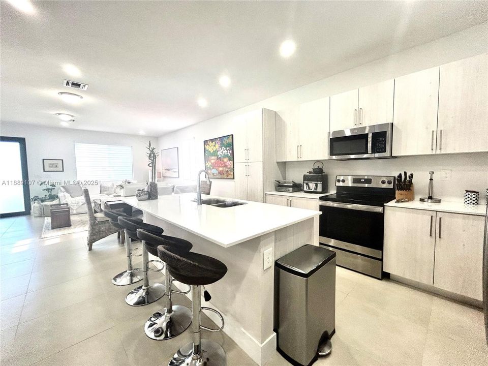 For Sale: $825,000 (5 beds, 4 baths, 2508 Square Feet)