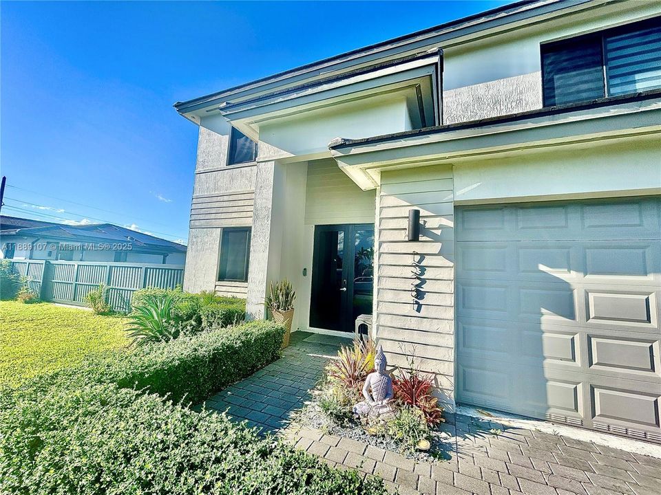 For Sale: $825,000 (5 beds, 4 baths, 2508 Square Feet)