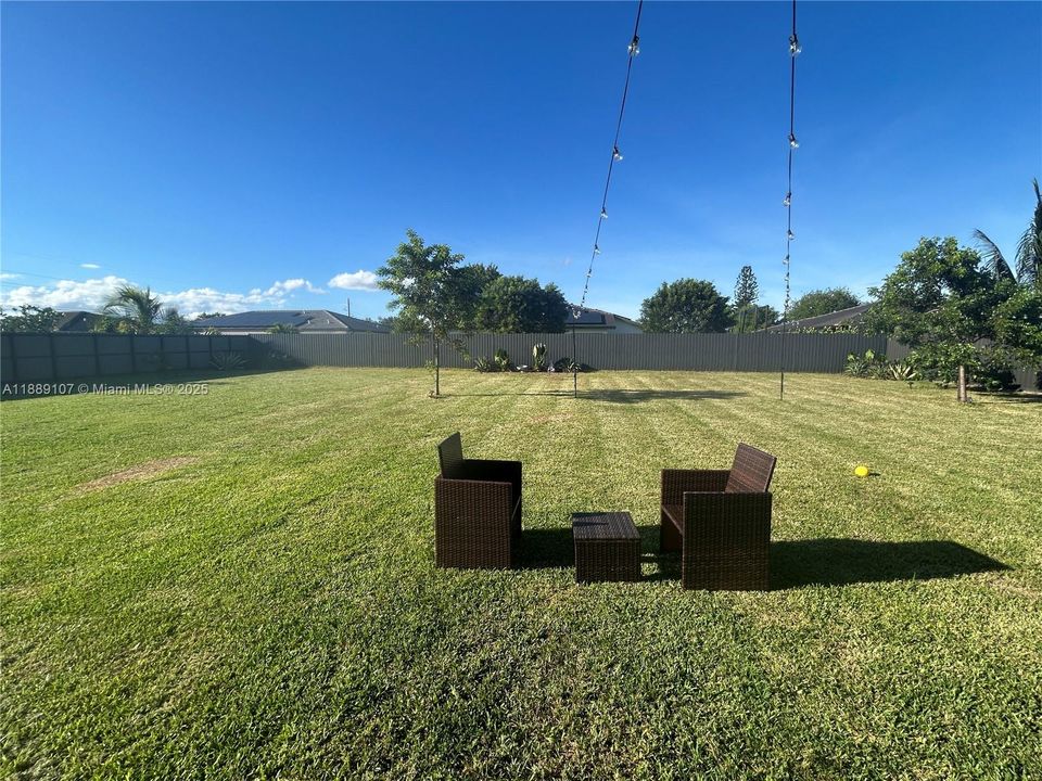 For Sale: $825,000 (5 beds, 4 baths, 2508 Square Feet)