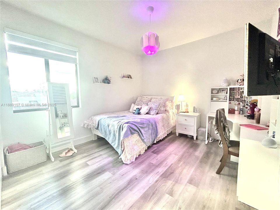 For Sale: $825,000 (5 beds, 4 baths, 2508 Square Feet)