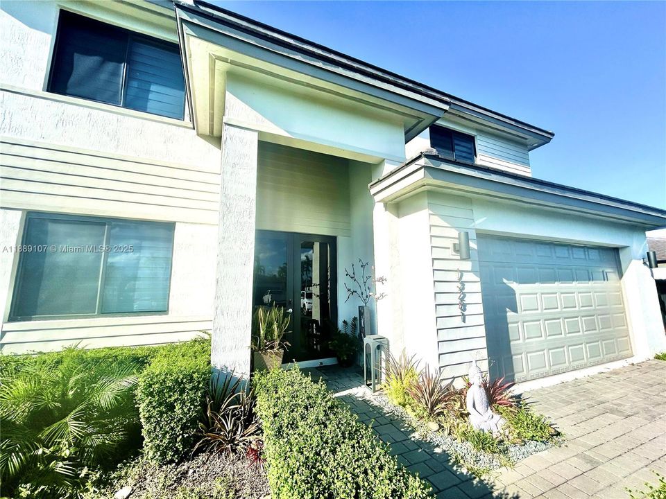 For Sale: $825,000 (5 beds, 4 baths, 2508 Square Feet)