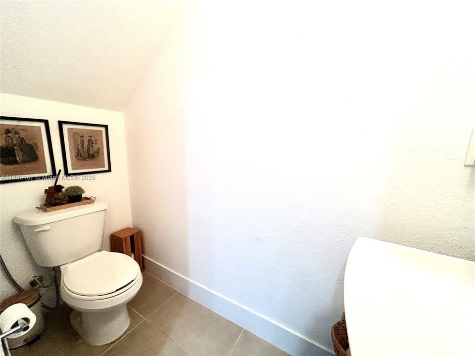 For Sale: $825,000 (5 beds, 4 baths, 2508 Square Feet)