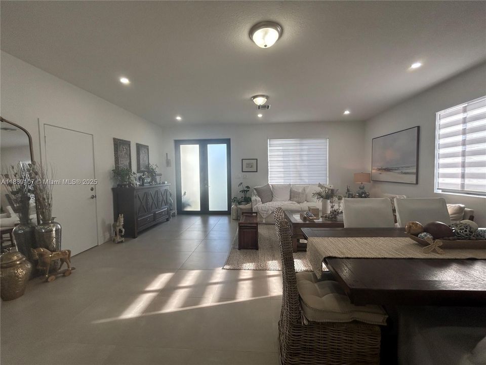 For Sale: $825,000 (5 beds, 4 baths, 2508 Square Feet)