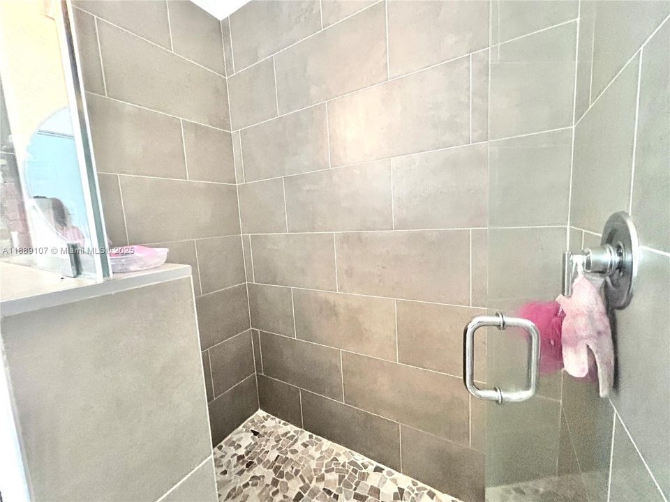 For Sale: $825,000 (5 beds, 4 baths, 2508 Square Feet)