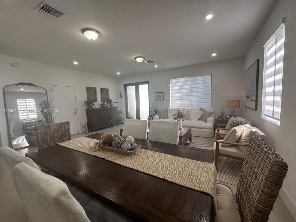 For Sale: $825,000 (5 beds, 4 baths, 2508 Square Feet)