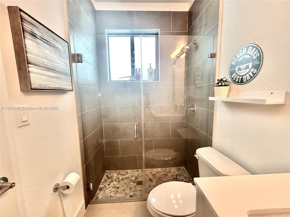 For Sale: $825,000 (5 beds, 4 baths, 2508 Square Feet)