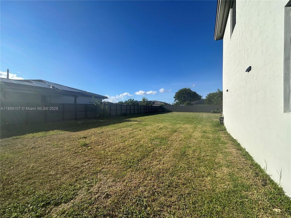 For Sale: $825,000 (5 beds, 4 baths, 2508 Square Feet)