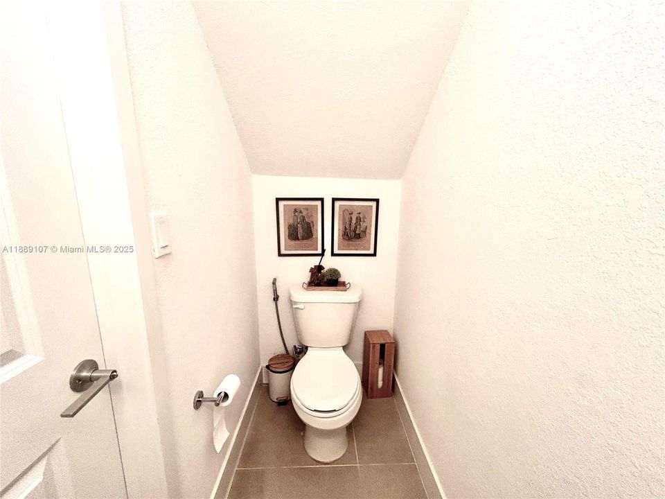 For Sale: $825,000 (5 beds, 4 baths, 2508 Square Feet)