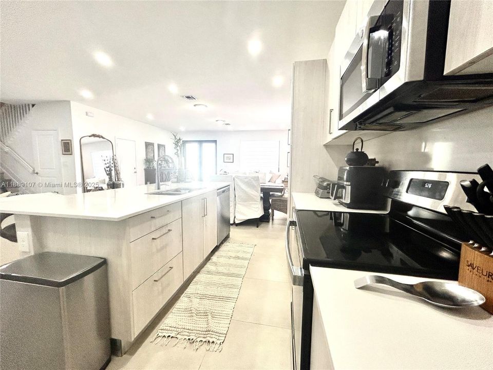 For Sale: $825,000 (5 beds, 4 baths, 2508 Square Feet)