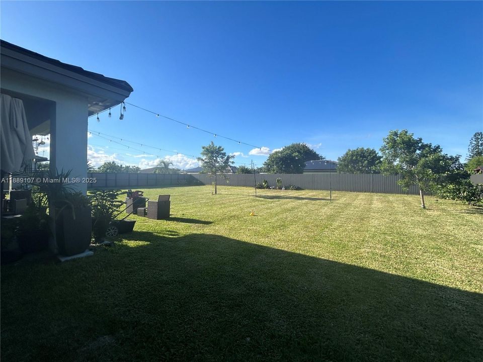 For Sale: $825,000 (5 beds, 4 baths, 2508 Square Feet)