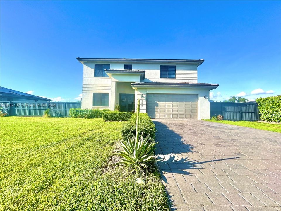 For Sale: $825,000 (5 beds, 4 baths, 2508 Square Feet)